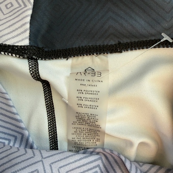 Gradient Patterned Leggings Set - Picture 3 of 5